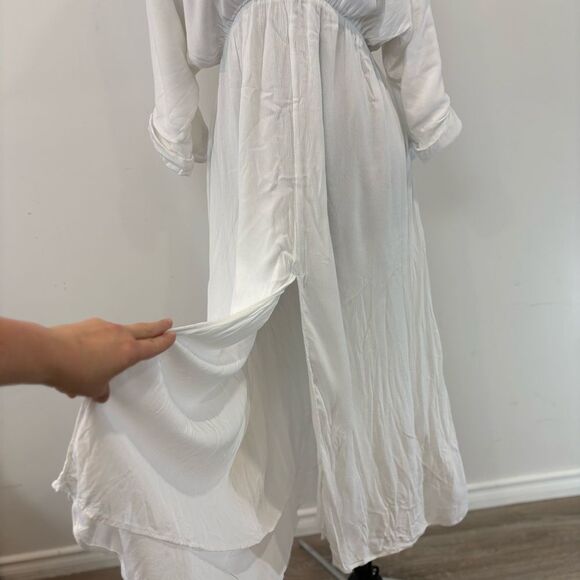 Elegant White Maxi Dress - Picture 5 of 12